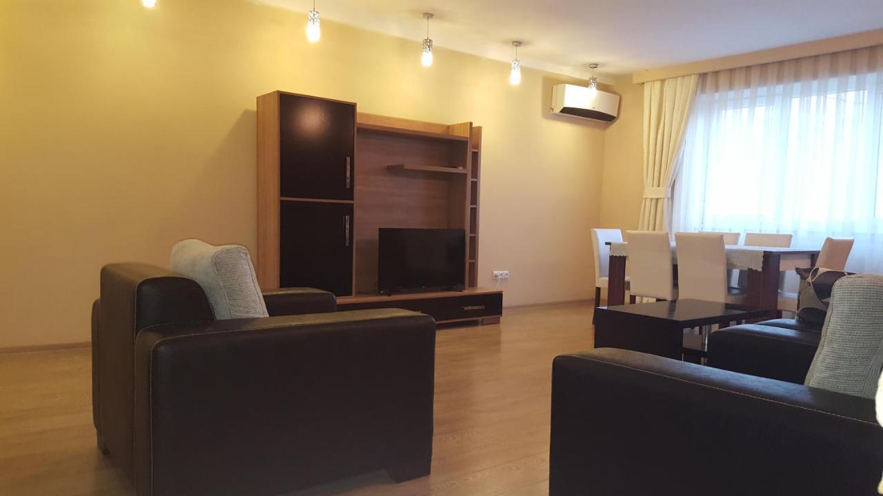 Apartment Rustaveli 1 Tbilisi Bagian luar foto